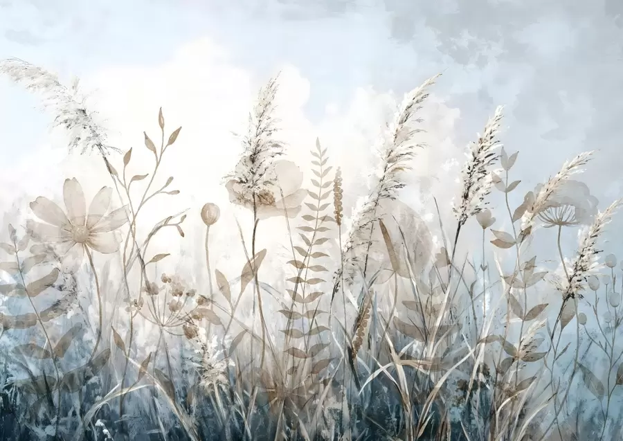 stenske poslikave Polje visoke trave, naravnega listja in rastlin z mehkimi, razgibanimi teksturami na meglenem, oblačnem nebu w08472