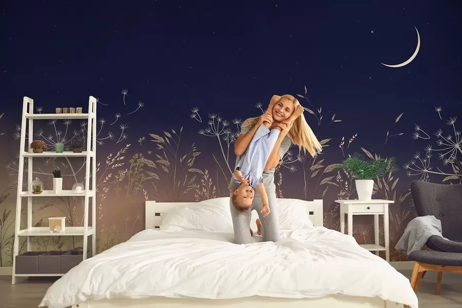 stenske poslikave Regrat z divjimi cvetovi na ozadju sončnega zahoda z modrim nebom in luno w08567