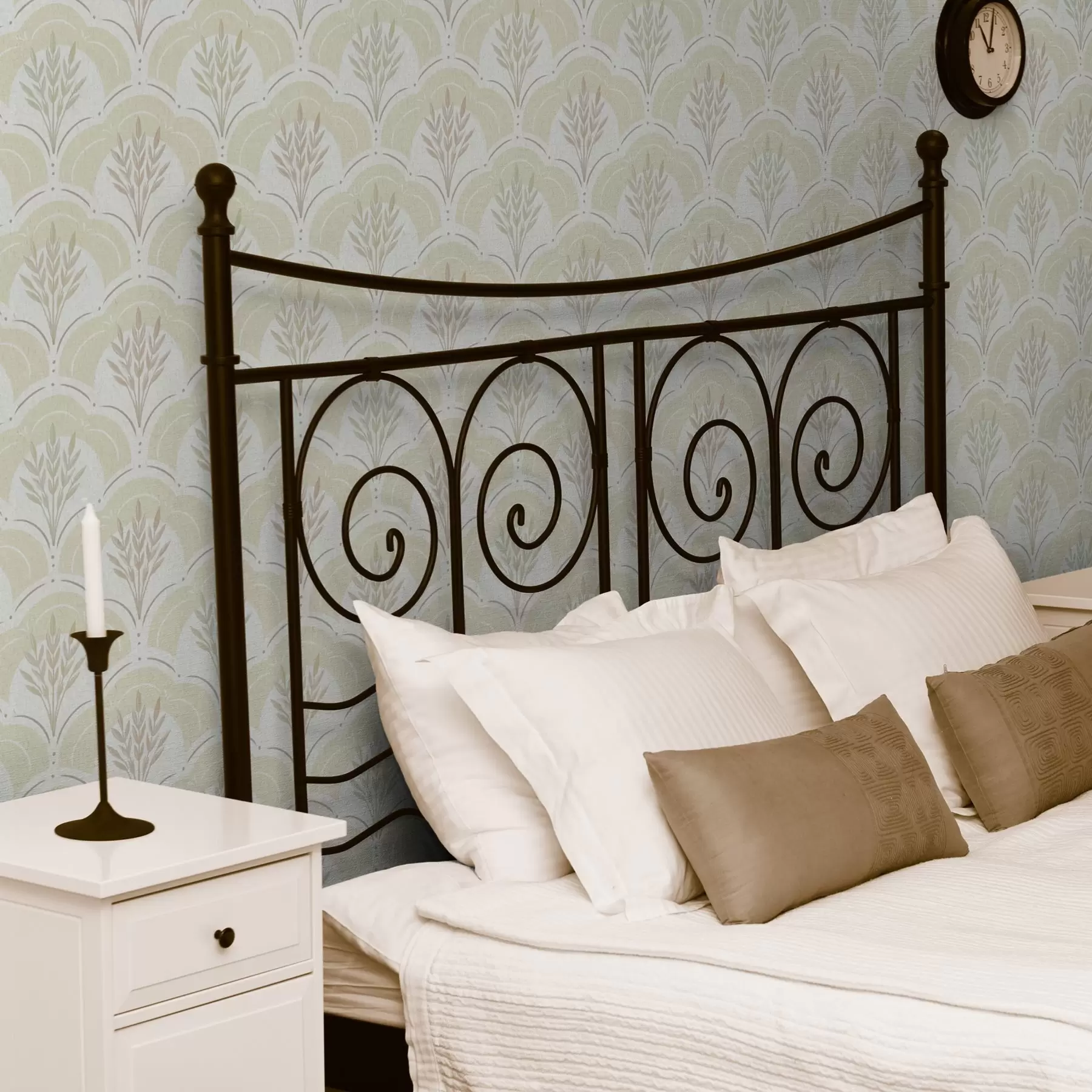 stenske poslikave Pšenica pod loki, mehka kremasto rumena akvarelna podlaga a00607