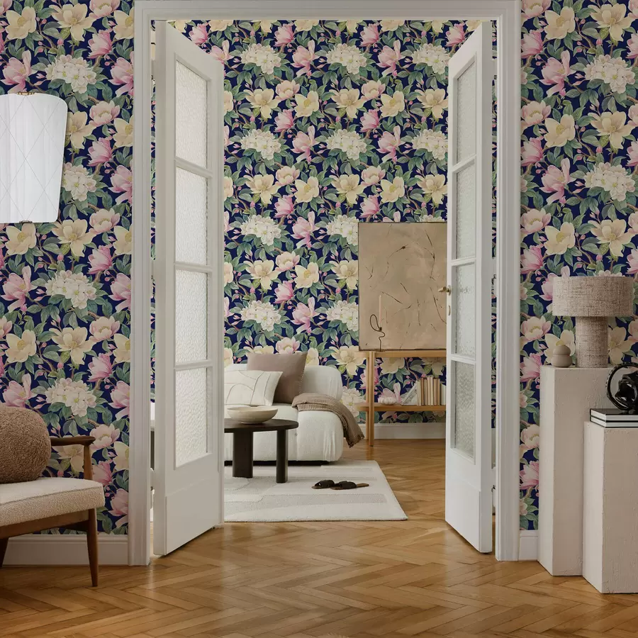 stenske poslikave Magnolije in popki na temno modrem ozadju a00644v1
