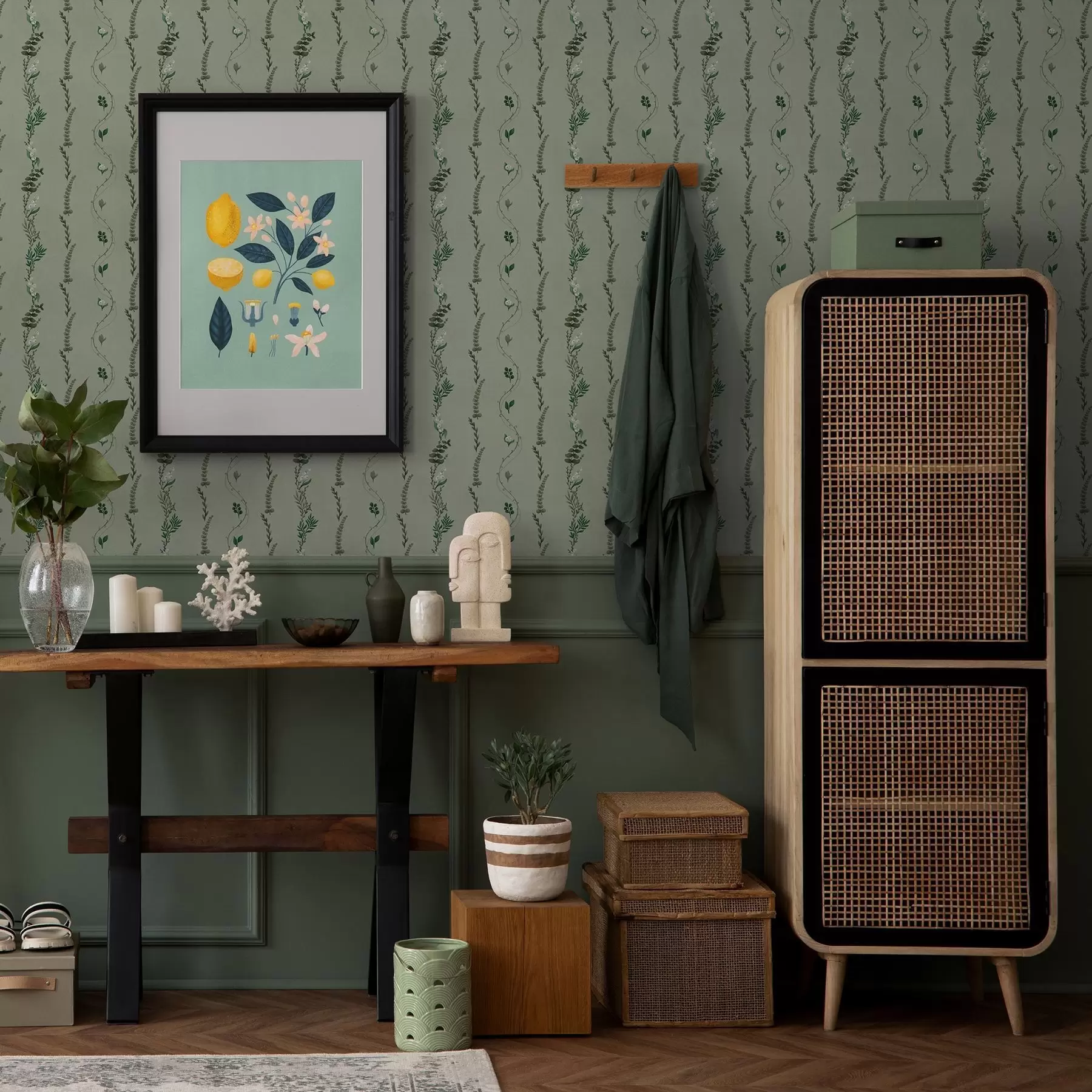 stenske poslikave Vertikalne trte in vejice na pridušeni zeleni barvi a00817v1