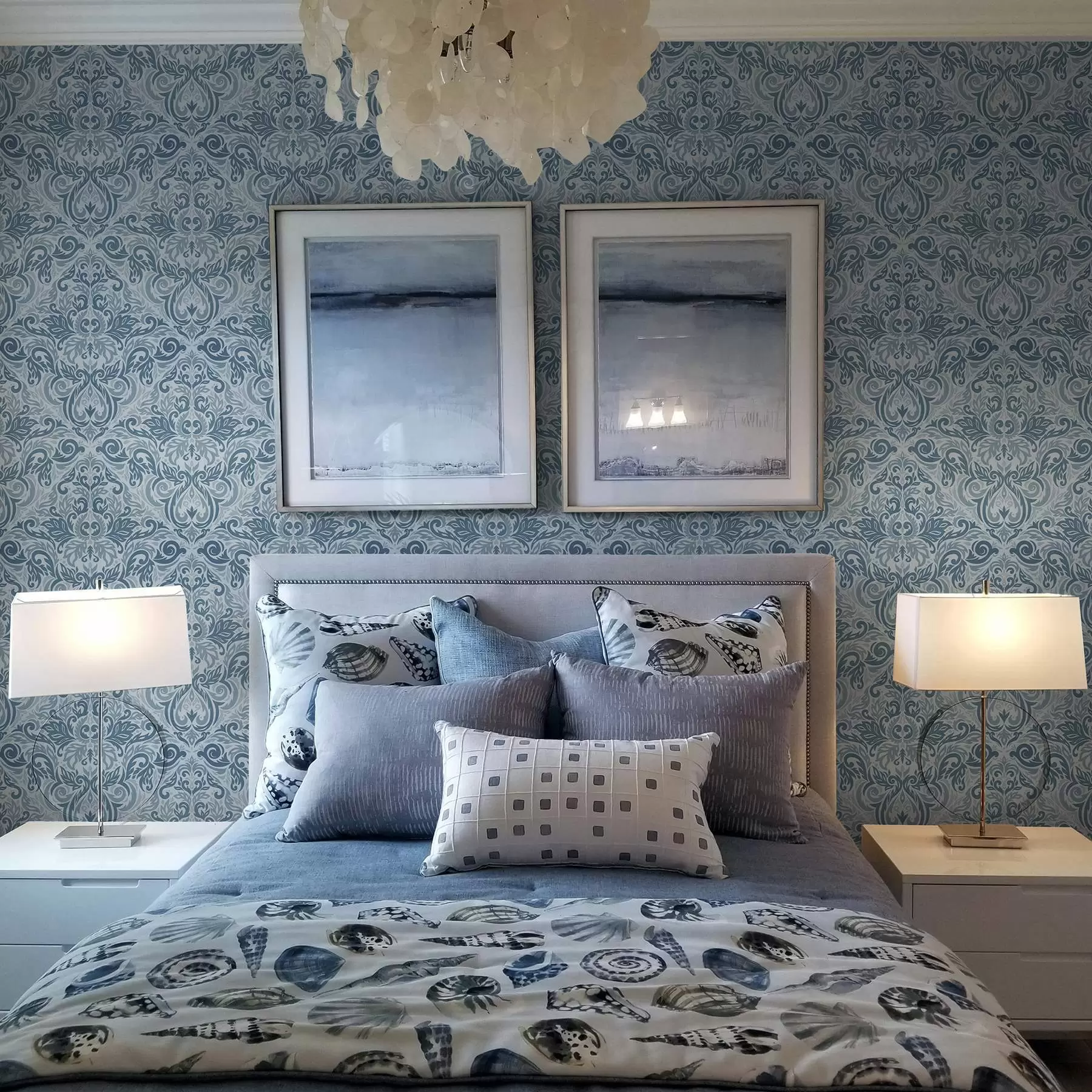 stenske poslikave Klasični damast, temno modra na svetlo modri podlagi a00826