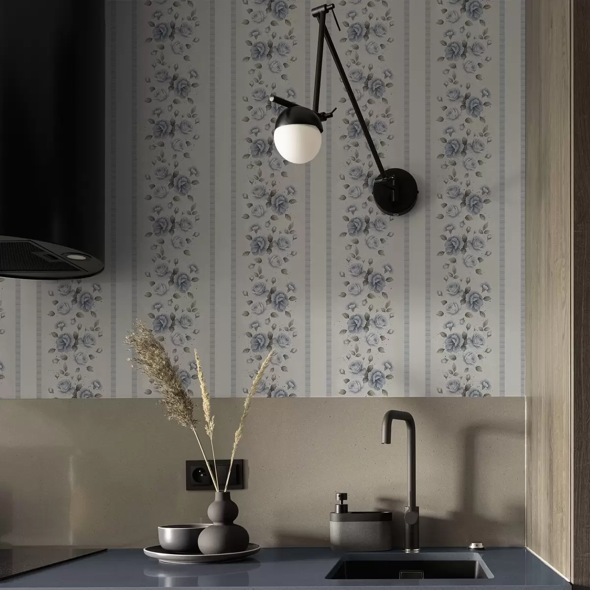 stenske poslikave Modre vrtnice v navpičnih pasovih na svetlem ozadju a00860