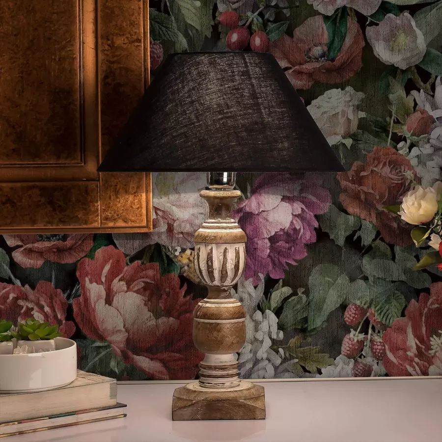 stenske poslikave Temne dramatične potonike, jagode in metulj na črnem ozadju a00862