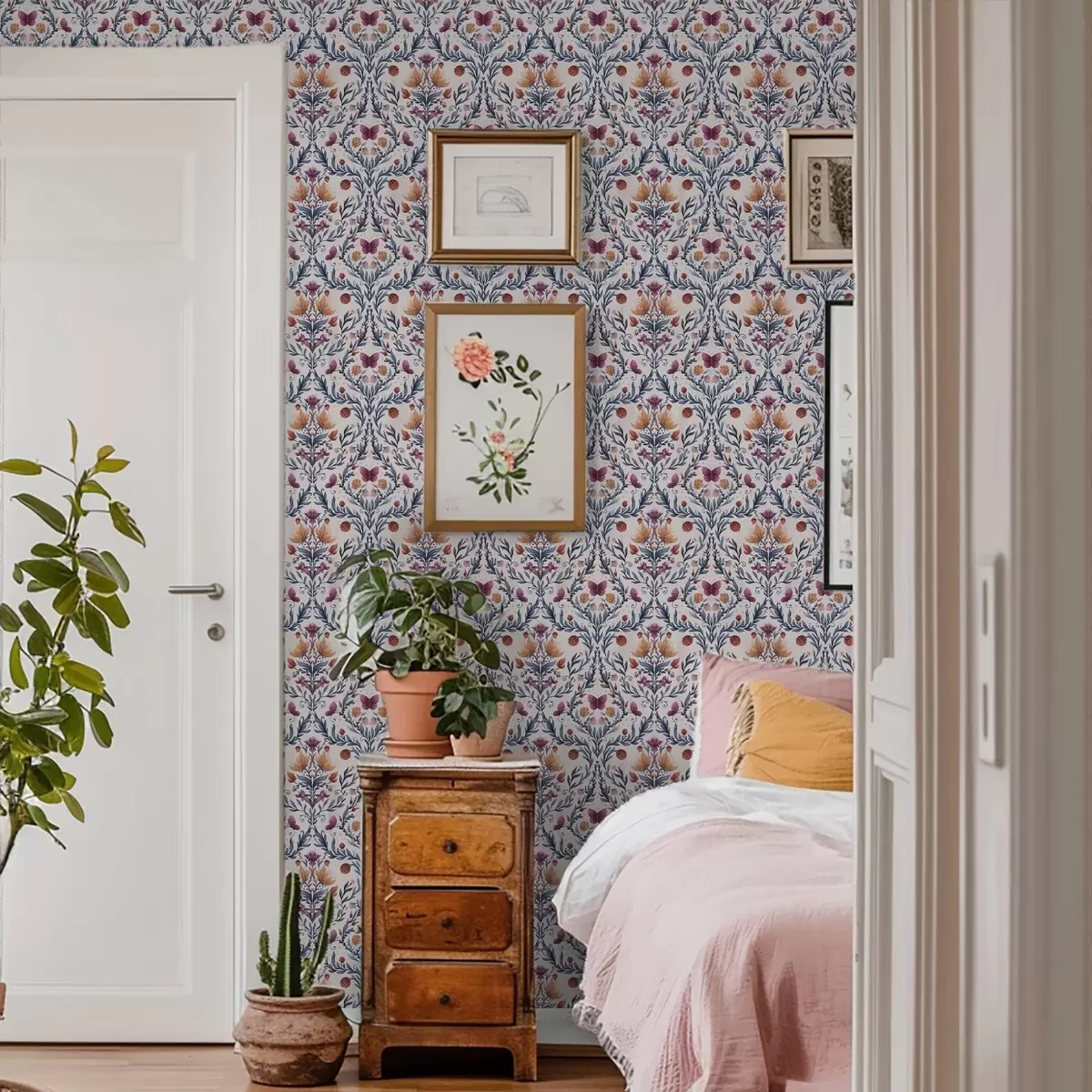 stenske poslikave Cvetlični damast z metulji v temno modri in terakotni barvi na beli podlagi a00926v1