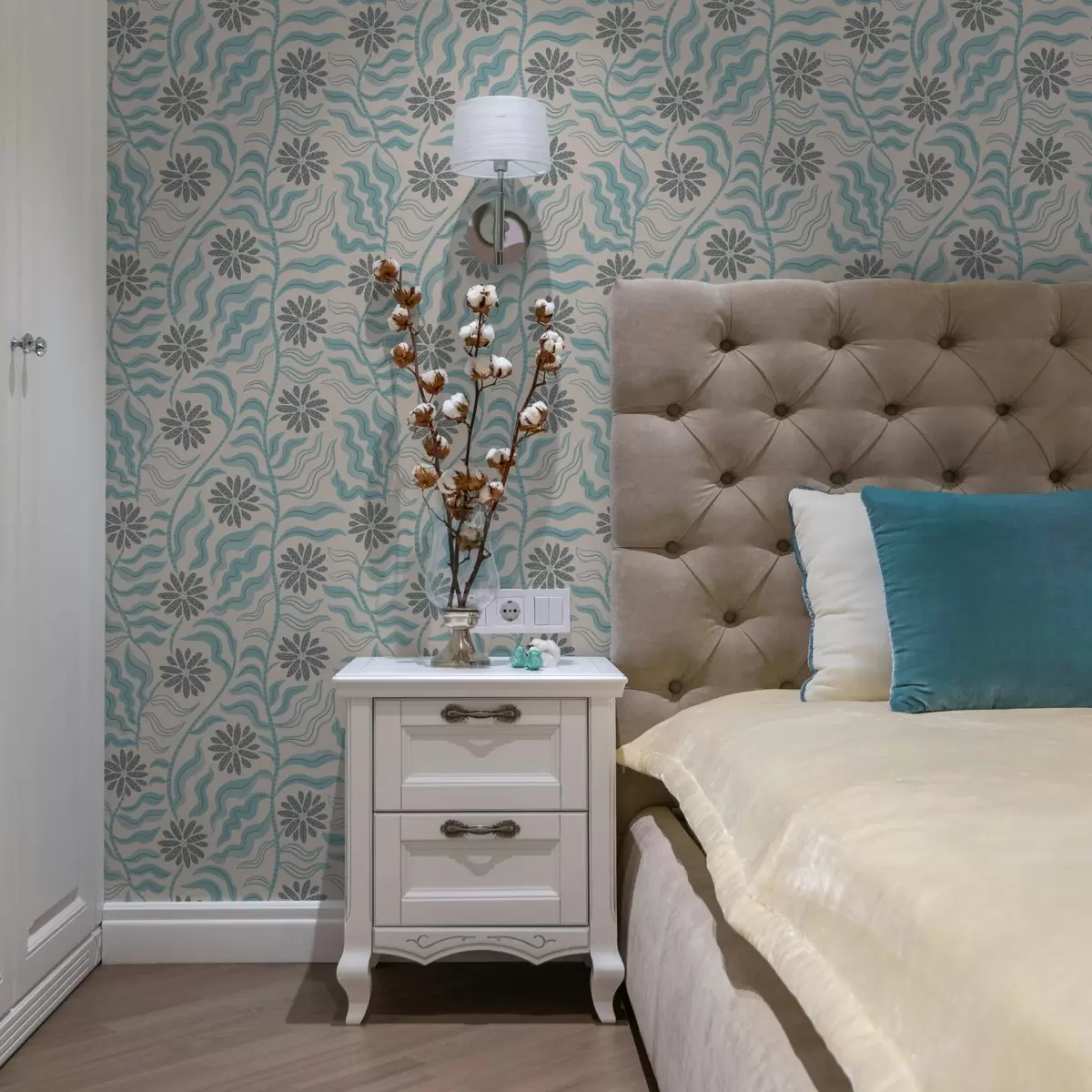 Ozadje Abstraktne cvetlice in valovite liste v nežnih modrih odtenkih a00998v1