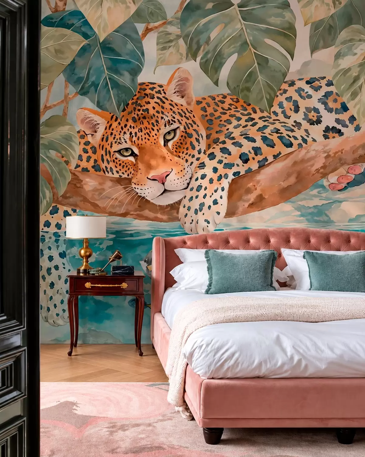 stenske poslikave Leopard na veji nad vodo s pisanimi ribami w05954